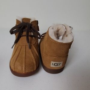 Ugg boots for kids size 10